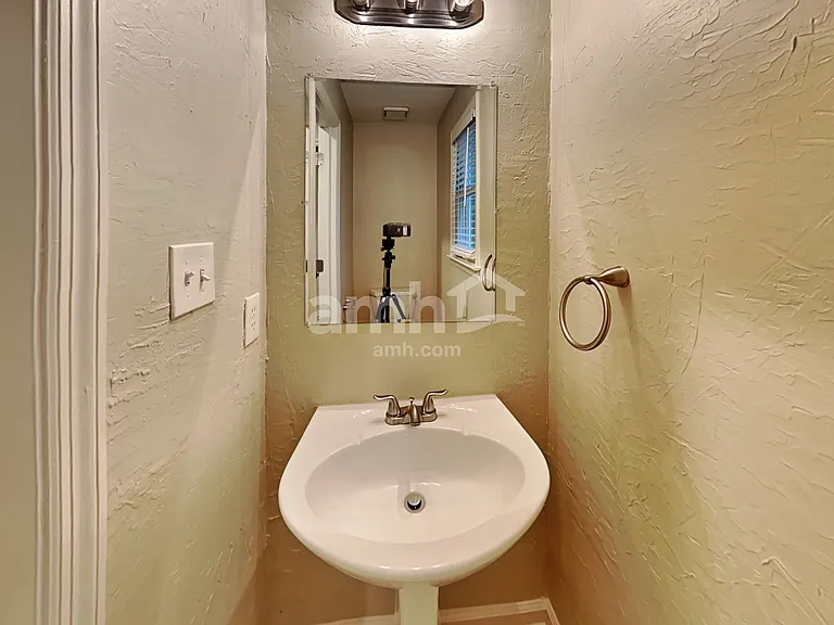 581 Thornbush Trce — Photo 12