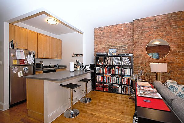 1st image of 468 Bergen St APT 3