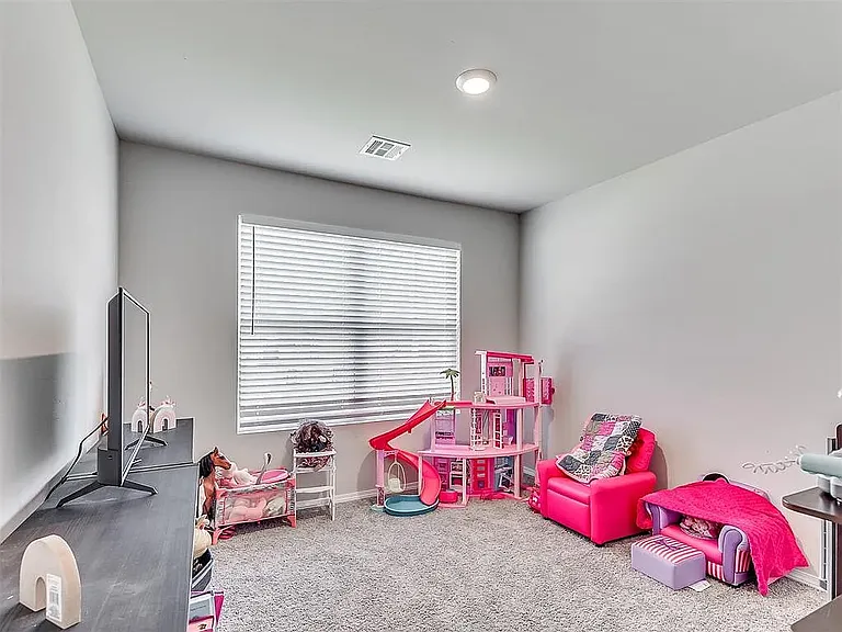 496 SE 7th Pl — Photo 8
