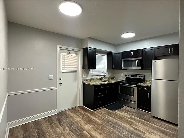 3720 NE 22nd Ave #11 — Photo 6