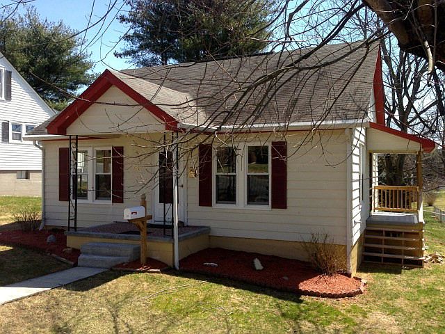1st image of 345 E Fulton St