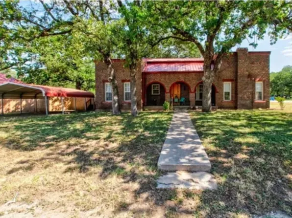 109 NE 4th St, Cross Plains, TX 76443