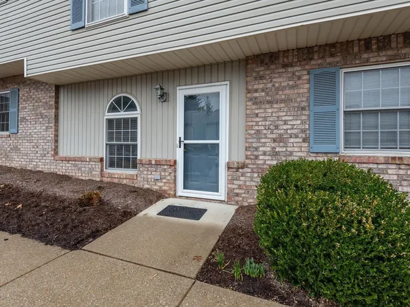 882 E Sherwood Hills Dr, Bloomington, IN 47401