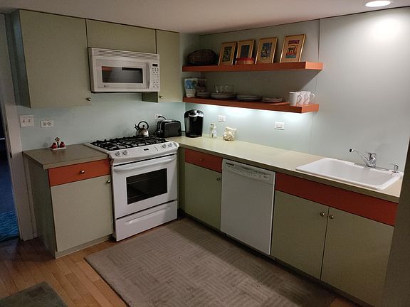5th image of 2847 W Palmer St