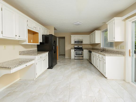 3rd image of 3761 Harwood Ln