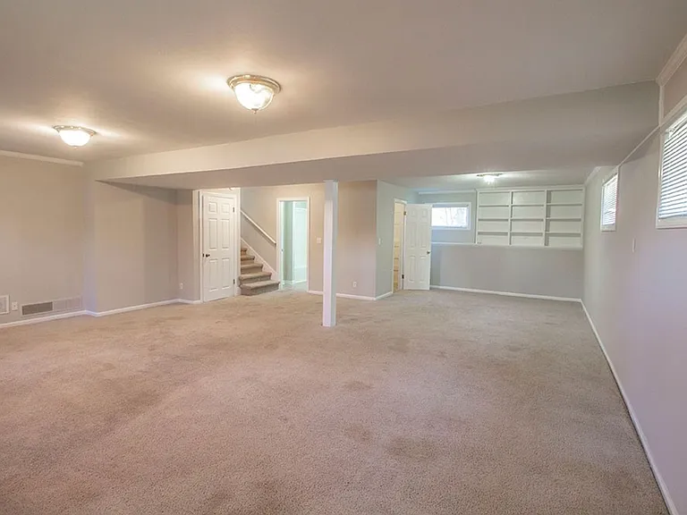 2207 Bushnell Dr — Photo 37