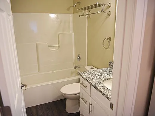 201 N Spring Ave #1-8 — Photo 6