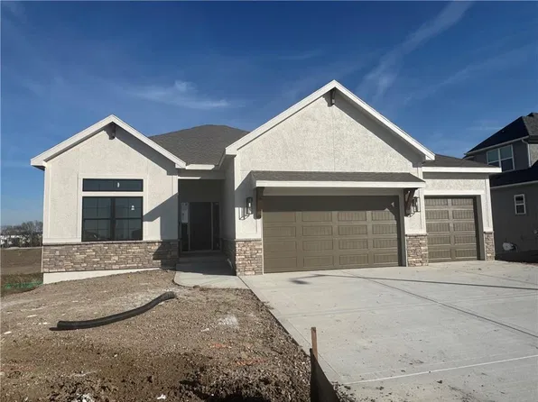 10419 N Liberty St, Kansas City, MO 64155