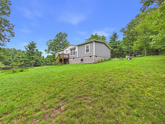 4th image of 376 Ridge Oak Dr SE