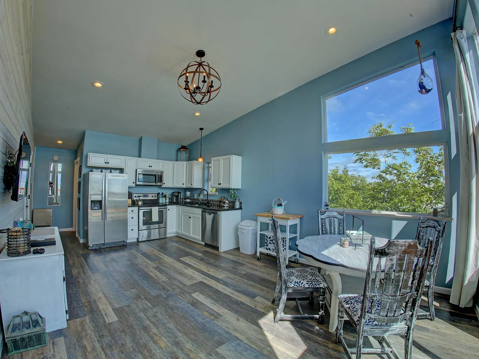 1 bed, 900 sqft, $1,400 — Photo 3
