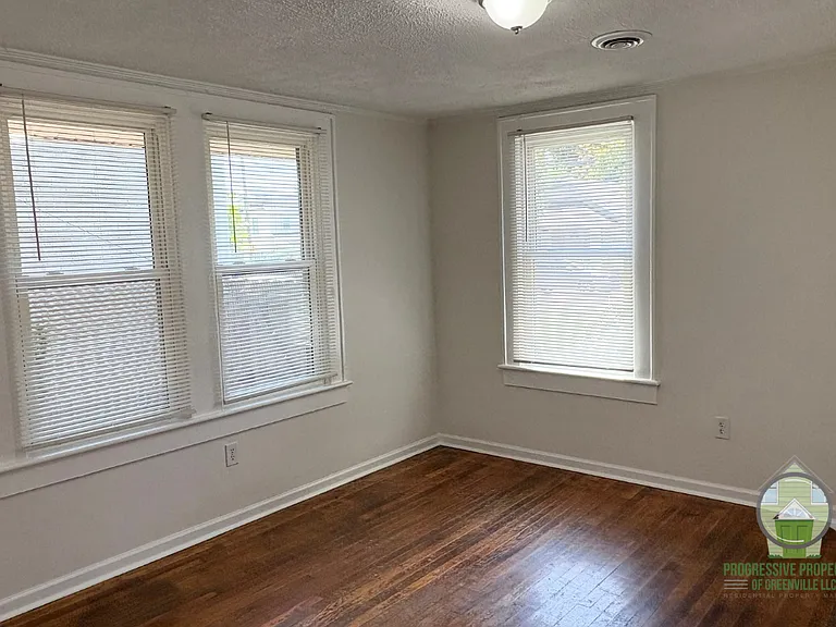 518 Perry Ave — Photo 9
