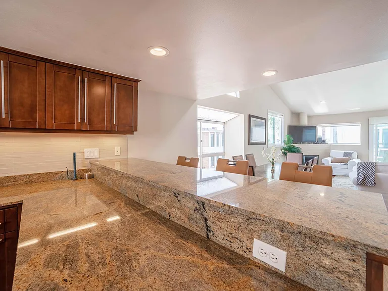 1107 Loma Dr #A — Photo 9