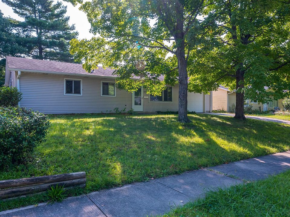 1st image of 902 Pleasant Dr