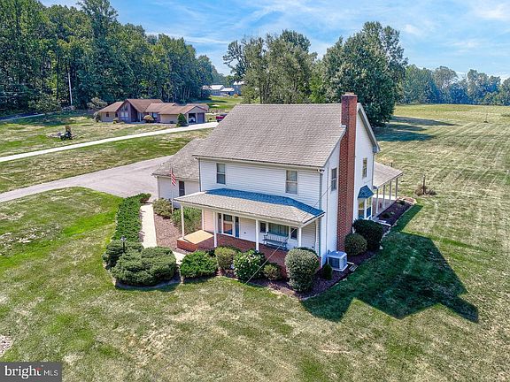 3rd image of 671 Ridge Rd