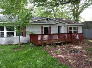 604 Public St, Villa Grove, IL 61956