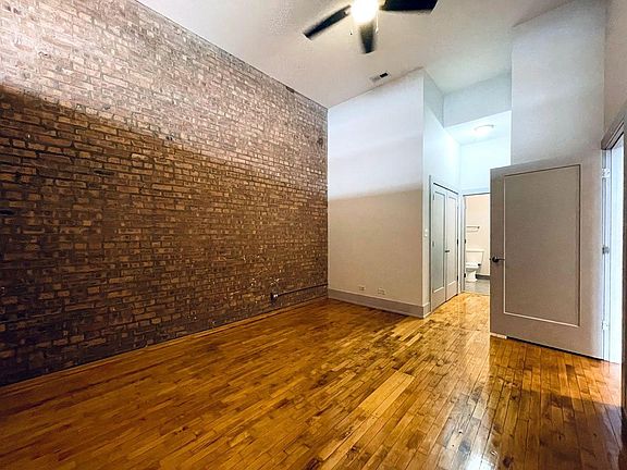 4th image of 1430 W 21st St #110