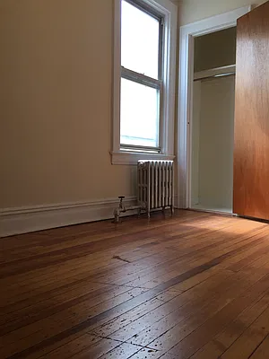 Rented by Metroline Realty | media 6