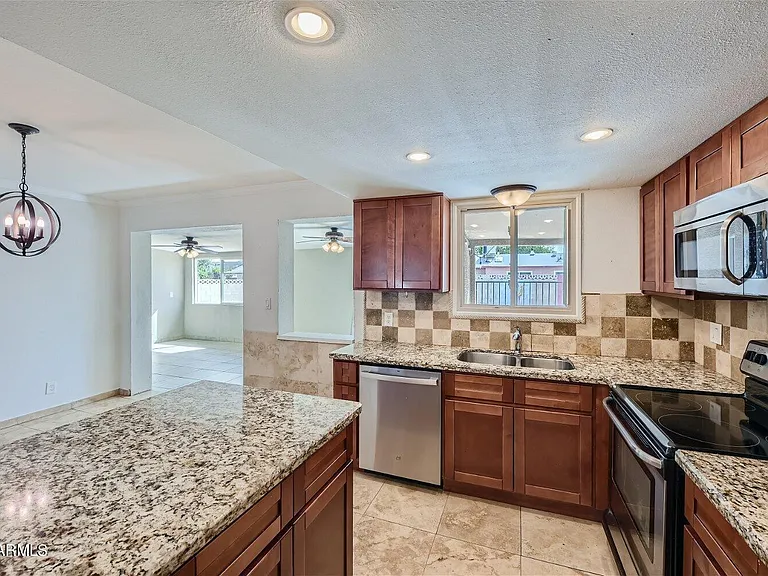 3615 S Margo Dr — Photo 5