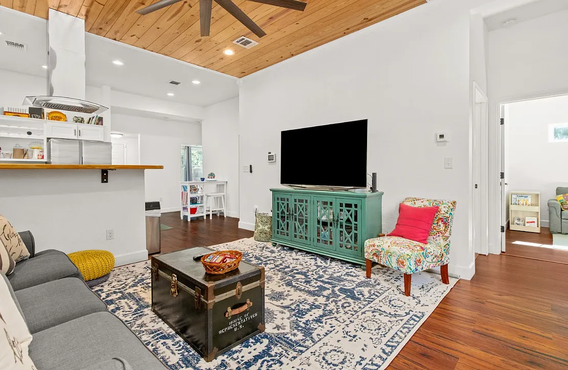 3 bed, $4,500 — Photo 4