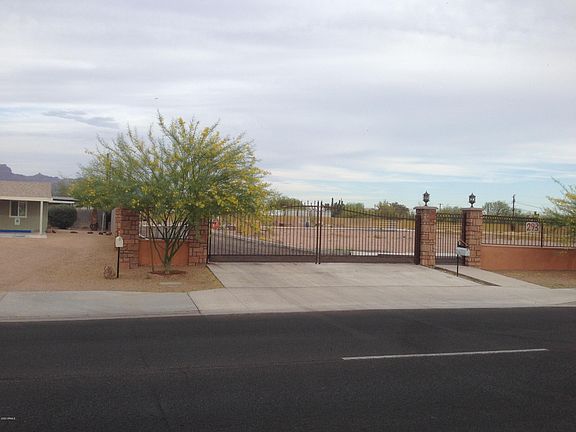 4th image of 293 N Ironwood Dr