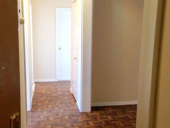 4th image of 181 Woodside Ave APT 1B