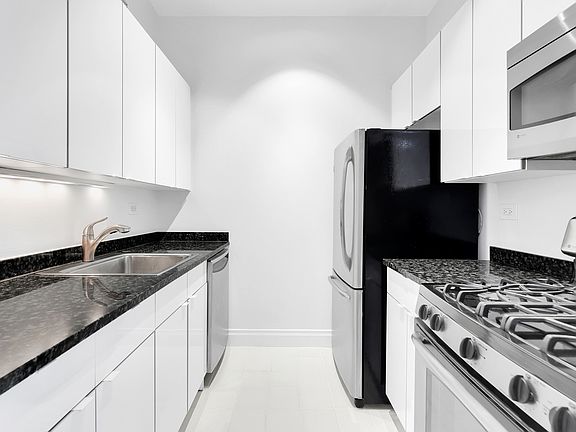 4th image of 350 E 82nd St APT 7H