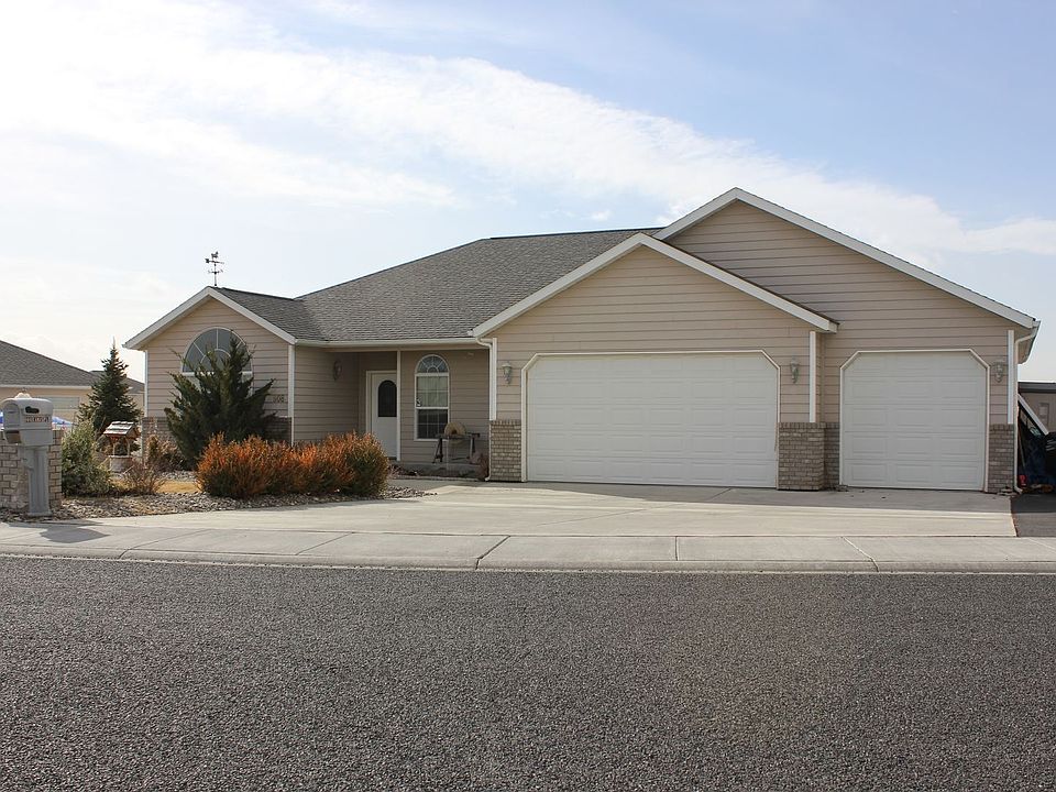 1st image of 908 Camas Pl