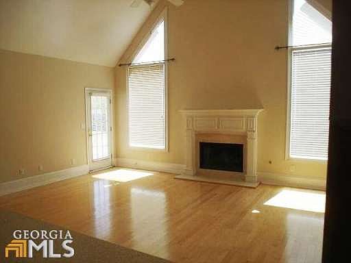 4th image of 701 Fraser Ct