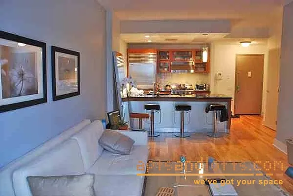 Rented by aptsandlofts.com | media 10