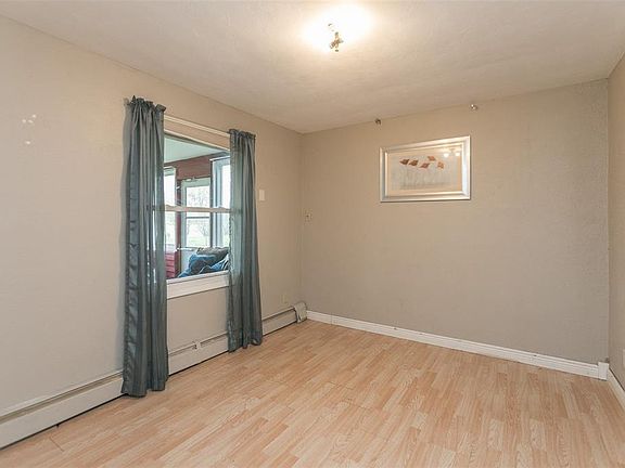 4th image of 1720 Country Club Dr