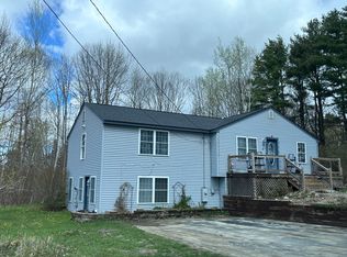 4 Oxview Ln, Raymond, ME 04071