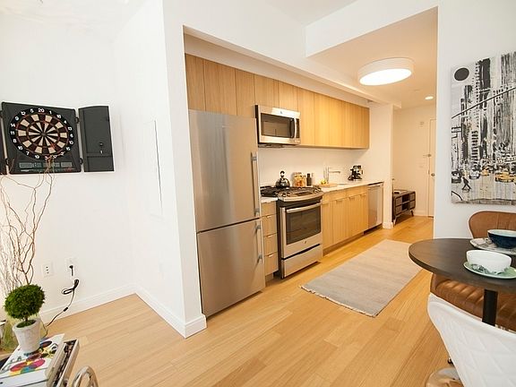 3rd image of 625 W 57th St APT 1219