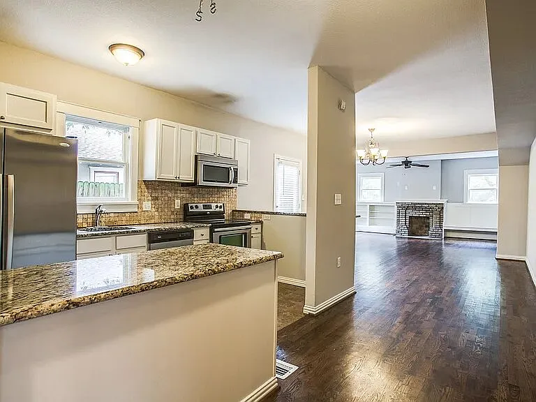 3 bed, 1567 sqft, $2,500 — Photo 2