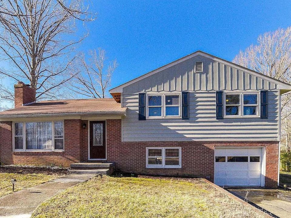 1st image of 45809 Spruce Dr