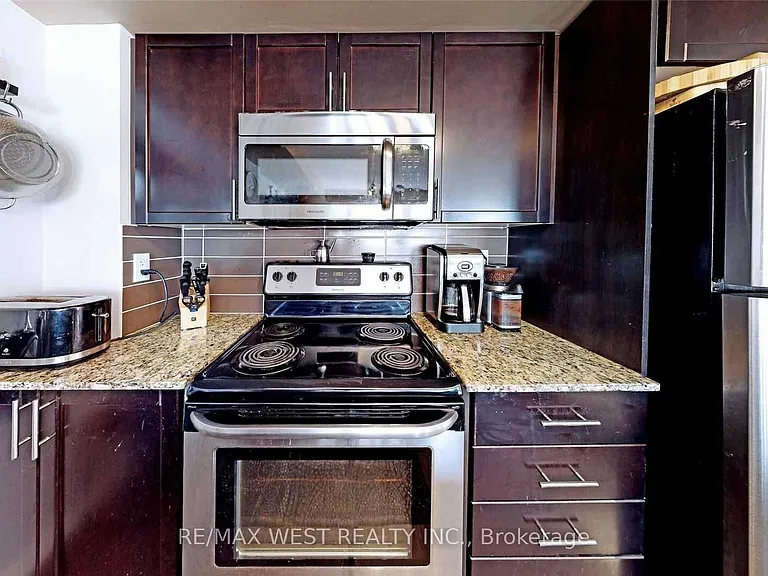 10 Foundry Ave #240 — Photo 16
