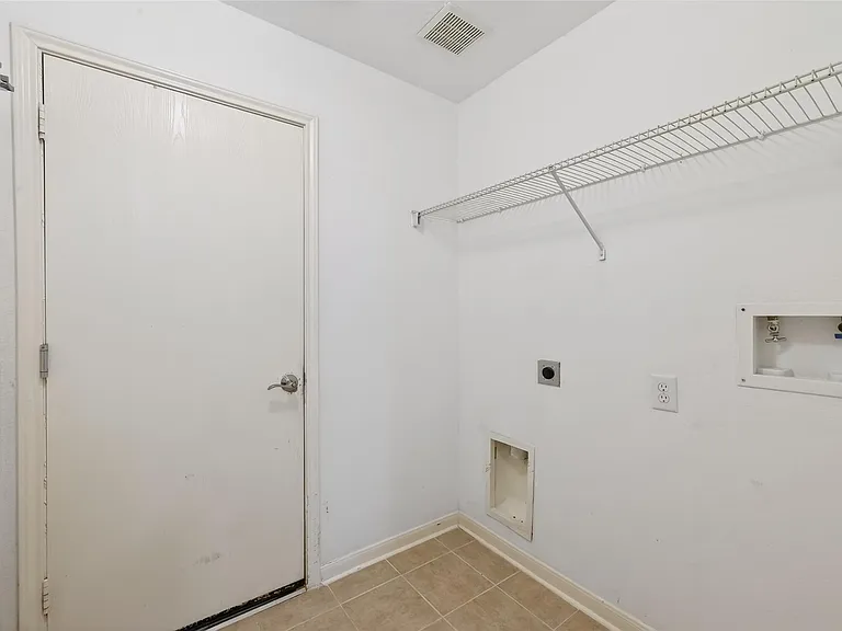 9219 Pinderfield Ct — Photo 33