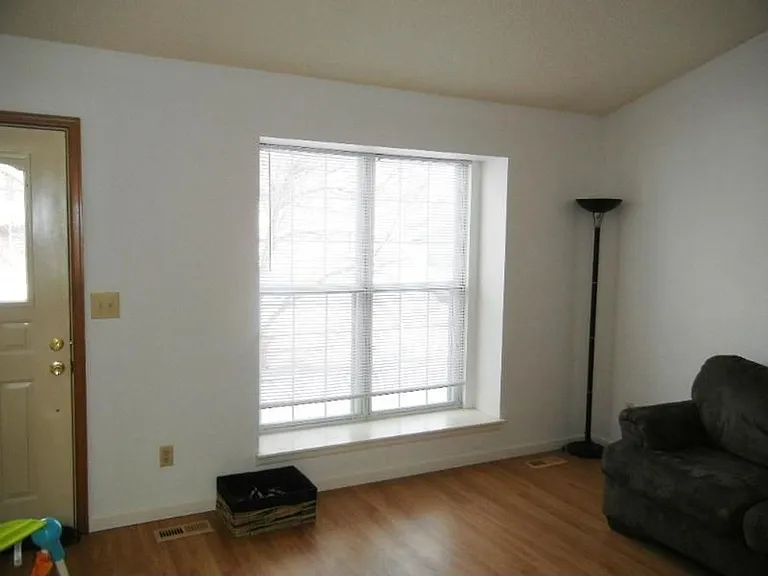 19584 E Linvale Dr — Photo 2