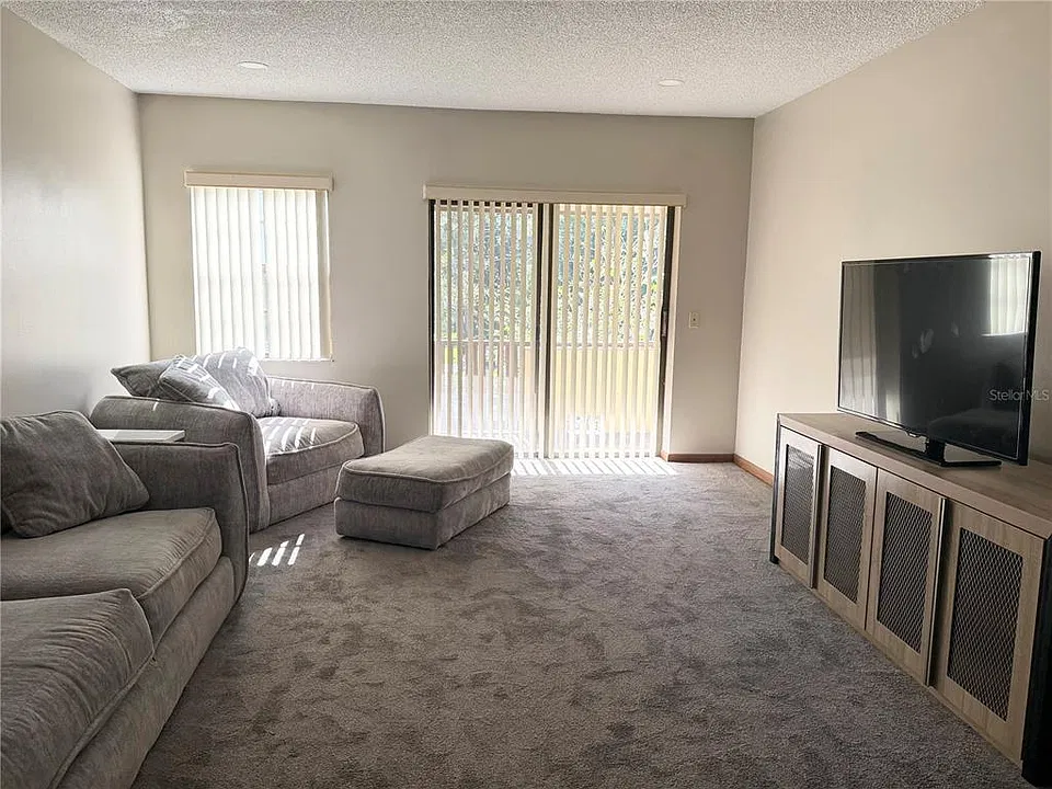 3401 E Fort King St #203
