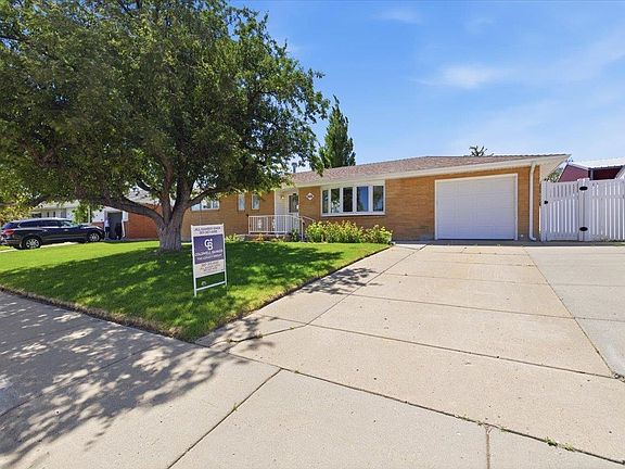 2nd image of 3025 Hamilton Way