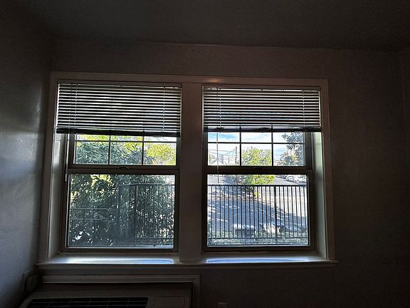 5th image of 1576 Chestnut St #6