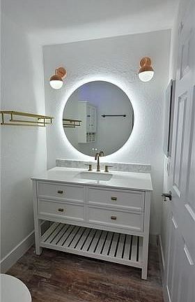 2nd image of 4300 N Lamont St APT 207