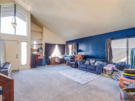 3rd image of 6547 Ellerhurst Dr