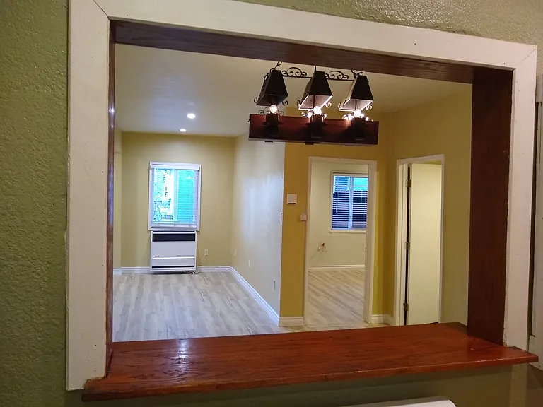2326 Riverside Dr — Photo 15