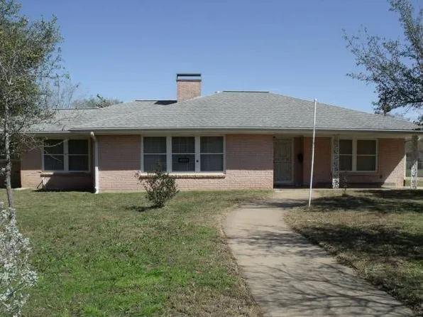 4005 Nagle St, Bryan, TX 77801