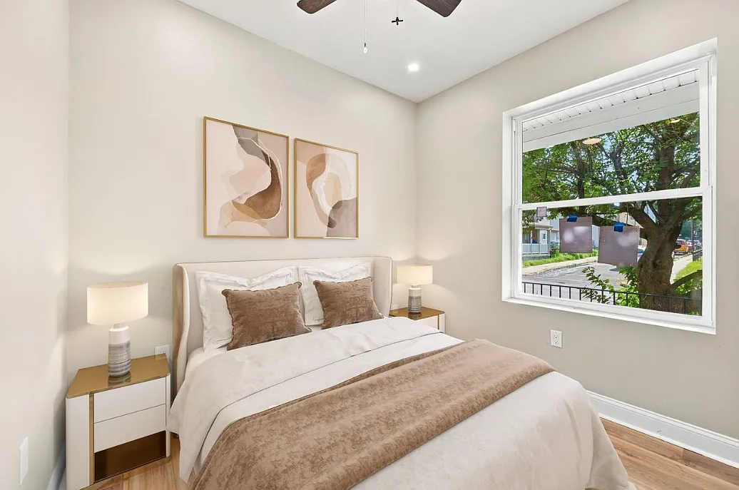 Gorgeous 2 Bedroom Available for Rent! — Photo 1