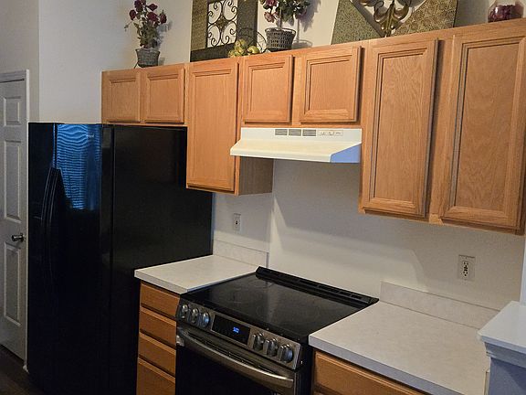 4th image of 724 Atherton Way