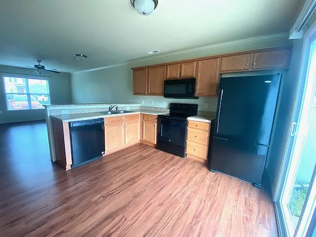 402 Sullivan Loop Rd — Photo 3