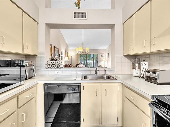5th image of 7235 S Devon Drive #209