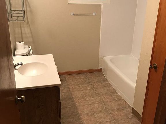5th image of 904 N 13th St #2