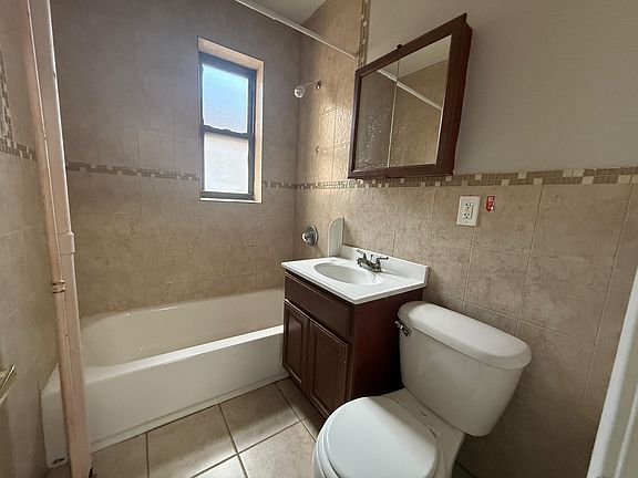 4th image of 500 Baldwin Ave APT 4